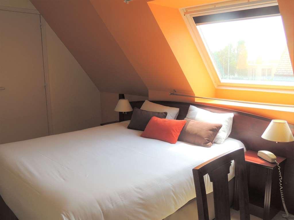 Hôtel Crocus Caen Mémorial Habitación foto